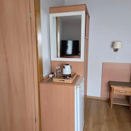 Molas Sveciu Namai 4*